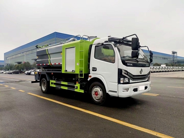 东风大多利卡10方清洗吸污