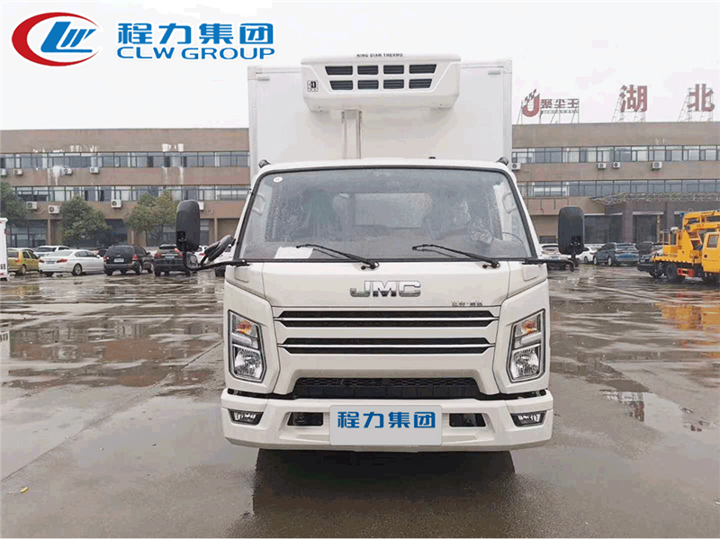 国六江铃130马力宽体冷藏车