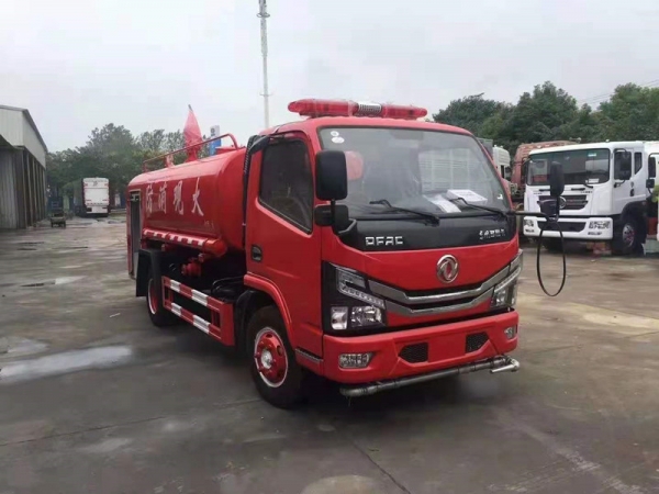 东风4.5吨消防洒水车